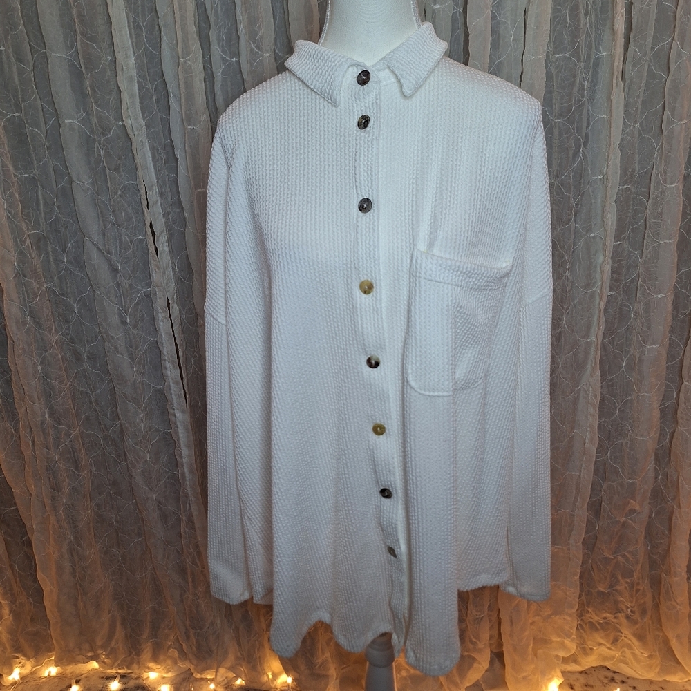 Blumin Apparel White Oversized High Low Button Down Shirt Shacket Cover Up - Picture 4 of 8